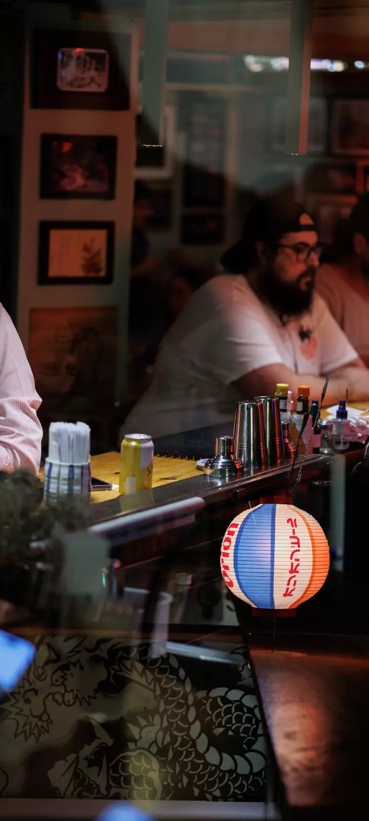 Foto de alguns elementos decorativos do interior do OIDĒ.